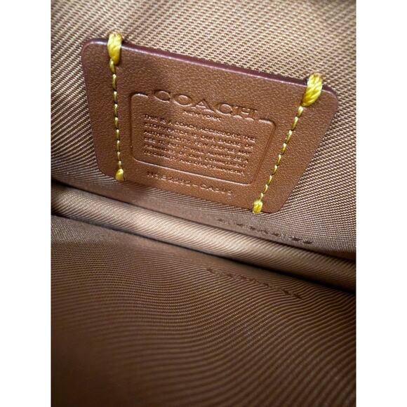 NWOT COACH's Pebbled Leather Crossbody Bag Red - Picture 5 of 10